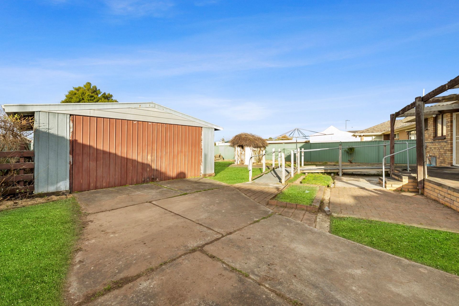 24 Webbcona Parade, Wendouree, Wendouree, Wendouree - Thumbnail 2