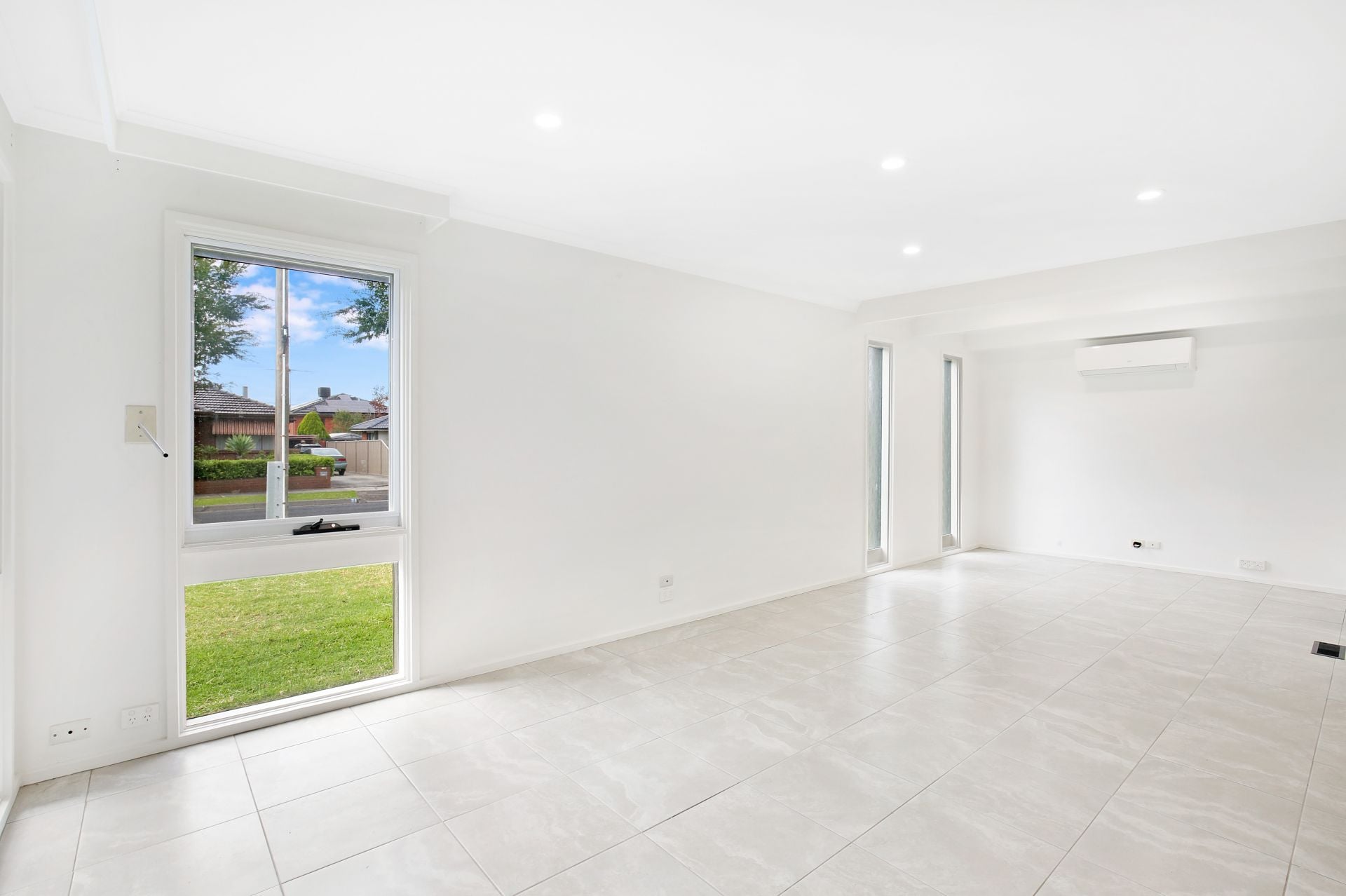 BEAUTIFUL FAMILY HOME IN LALOR