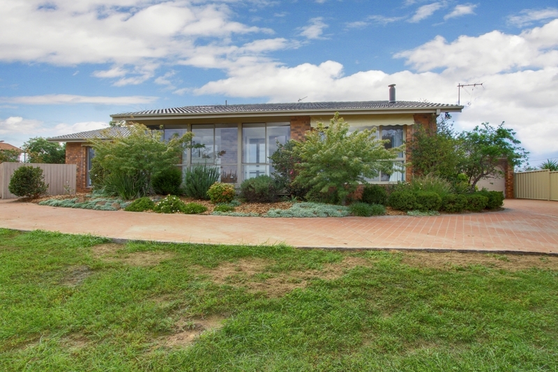48 Castleton Crescent, Gowrie - Thumbnail 2