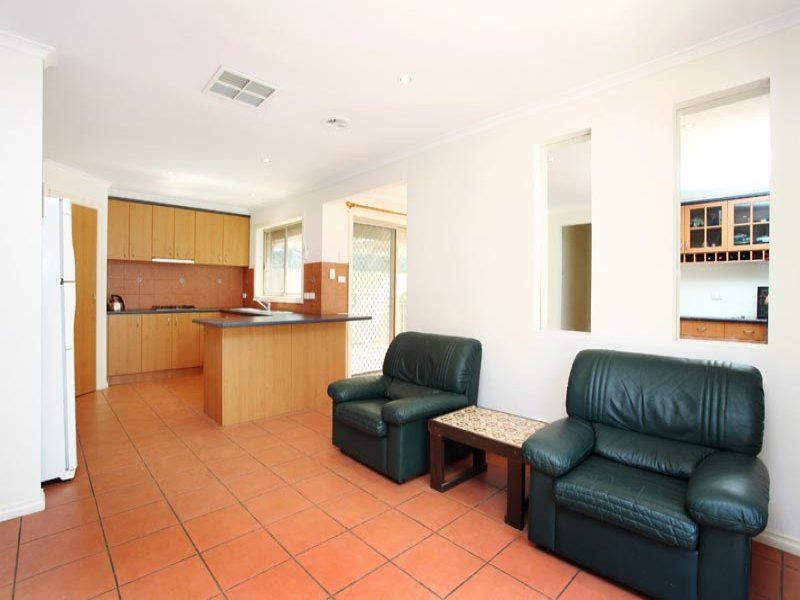 31 Blenheim Way, Caroline Springs - Thumbnail 4