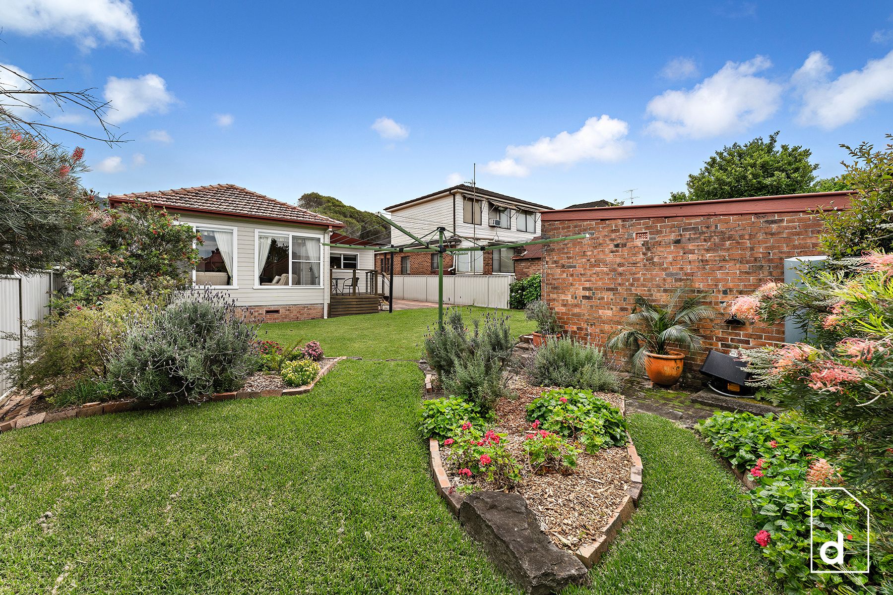 Sold property 950000 for 15 Gowan Brae Avenue Mount Ousley , NSW 2519