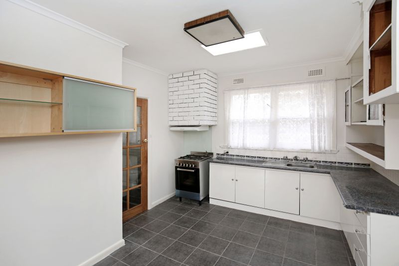 19 McMahon Road, Reservoir