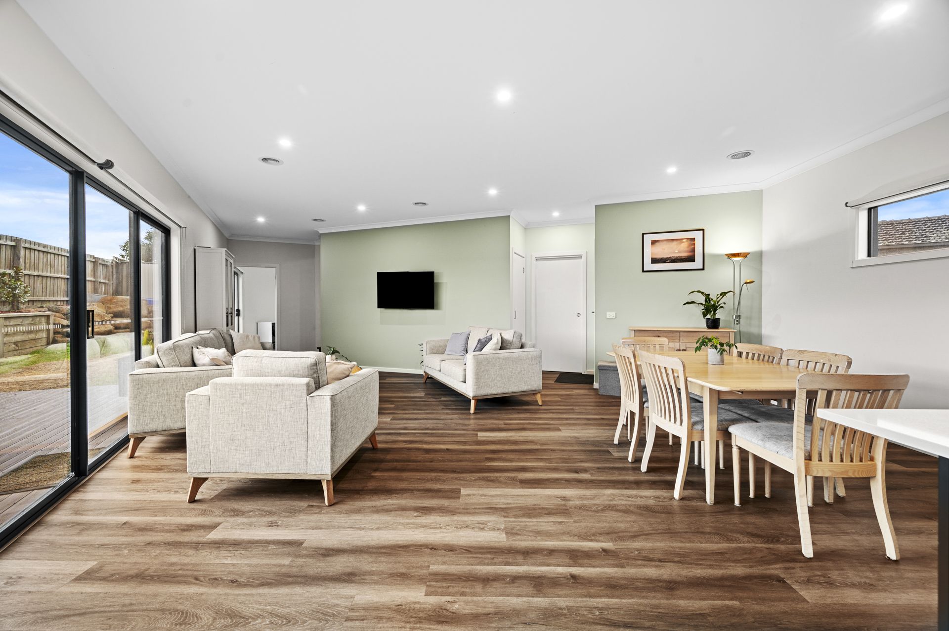 Architecturally Designed Townhouse: Modern and Elegant