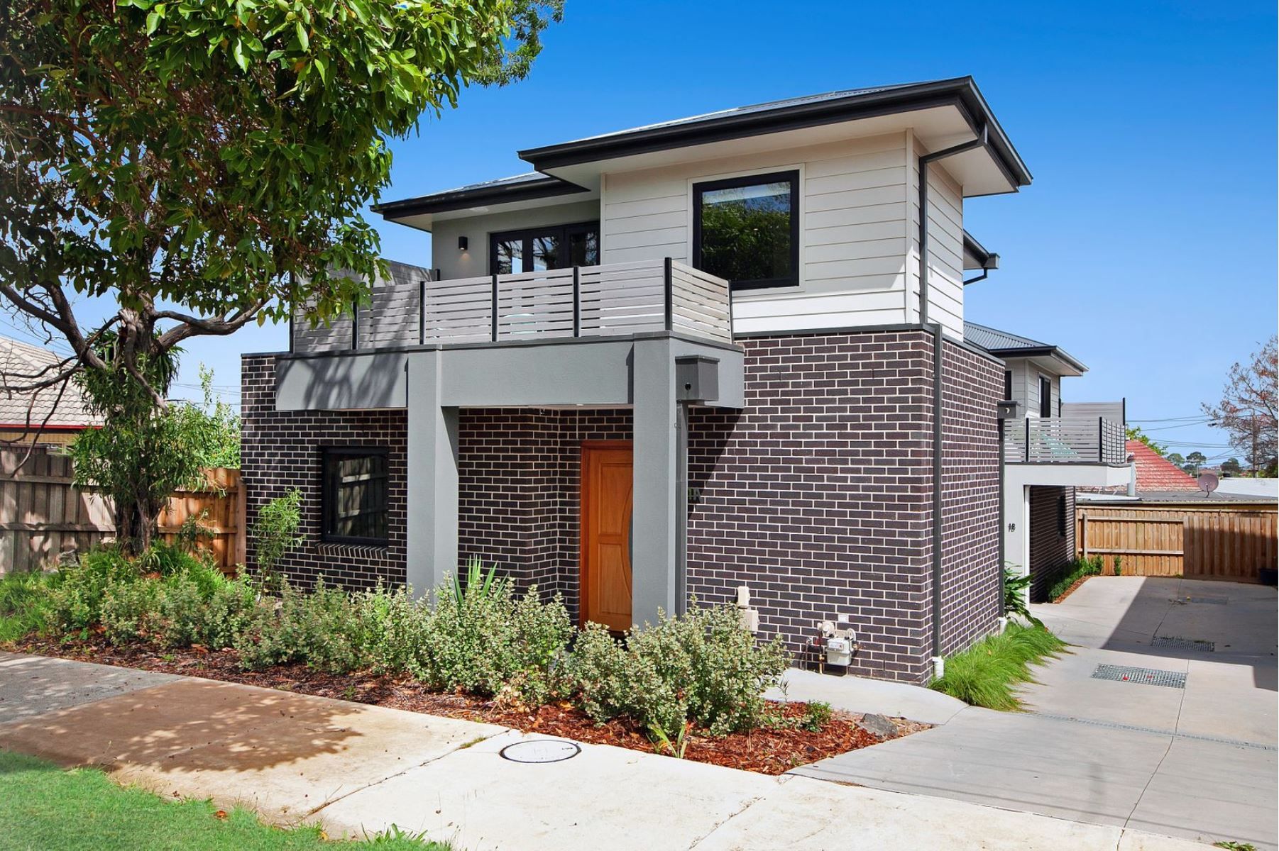AS NEW, QUALITY BUILT AND AN UNBEATABLE LOCATION