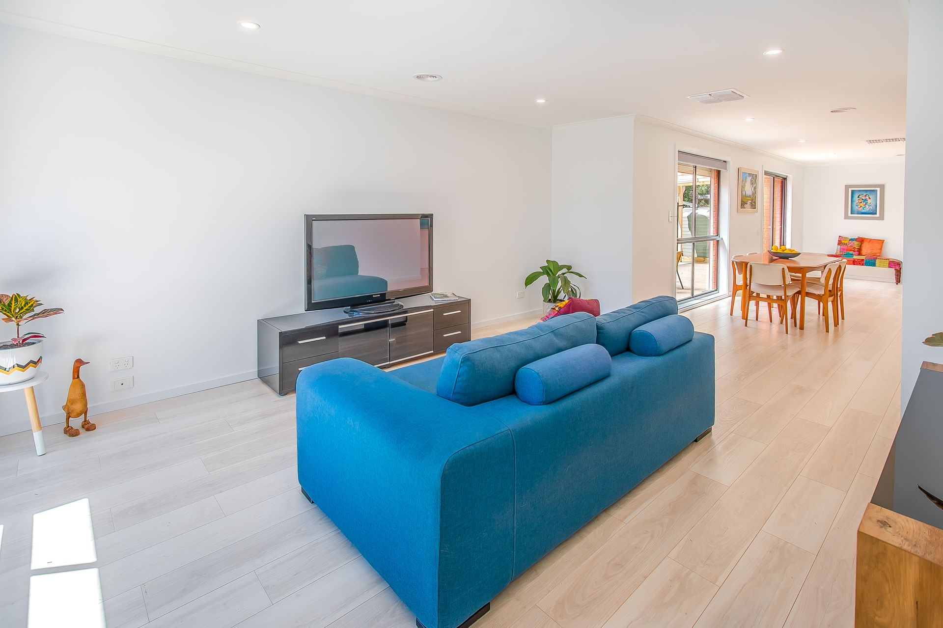 Sets The Standard For Poolside Designer Living