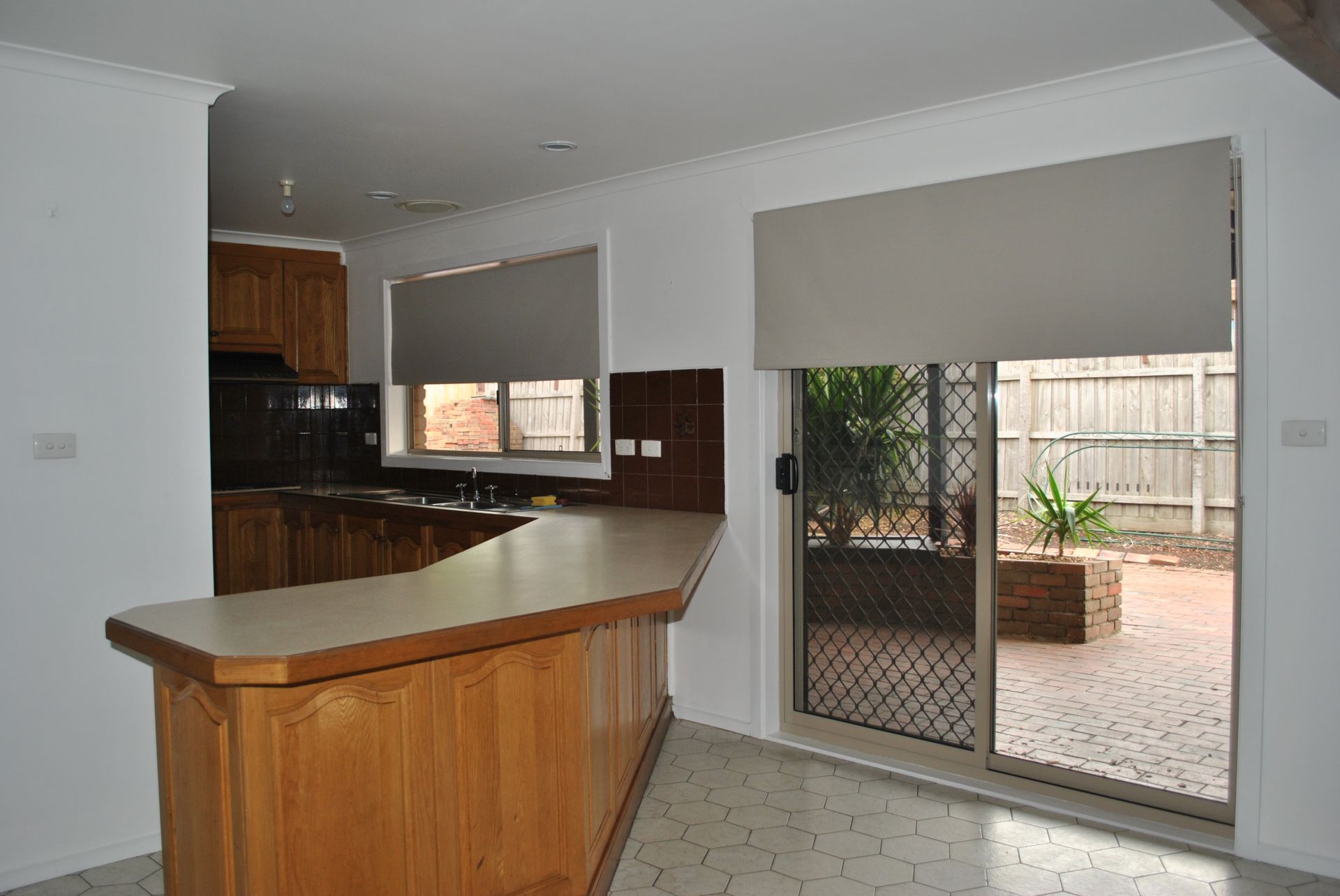 FANTASTICALLY LOCATED FAMILY HOME !!!