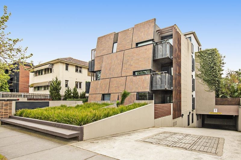 201/233 Dandenong Road, Windsor - Thumbnail 2
