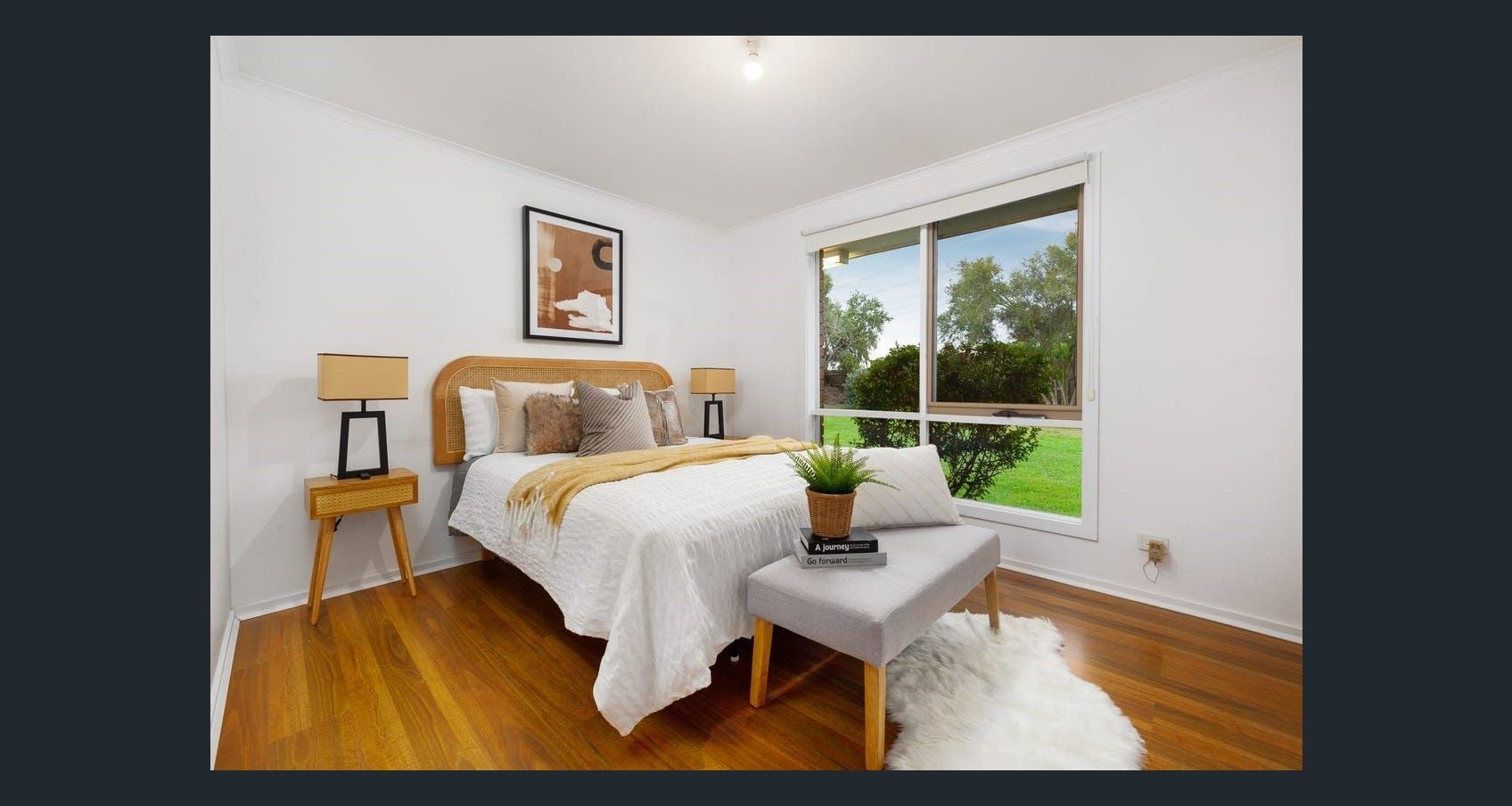 Spacious Unit In Prime Location!