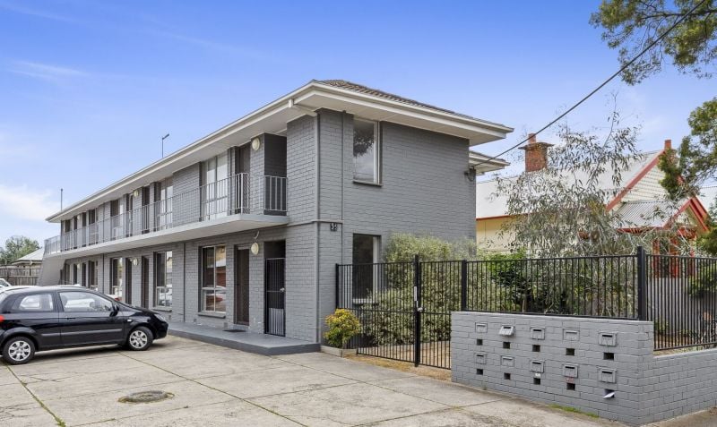 8/25 Spencer Street, Northcote