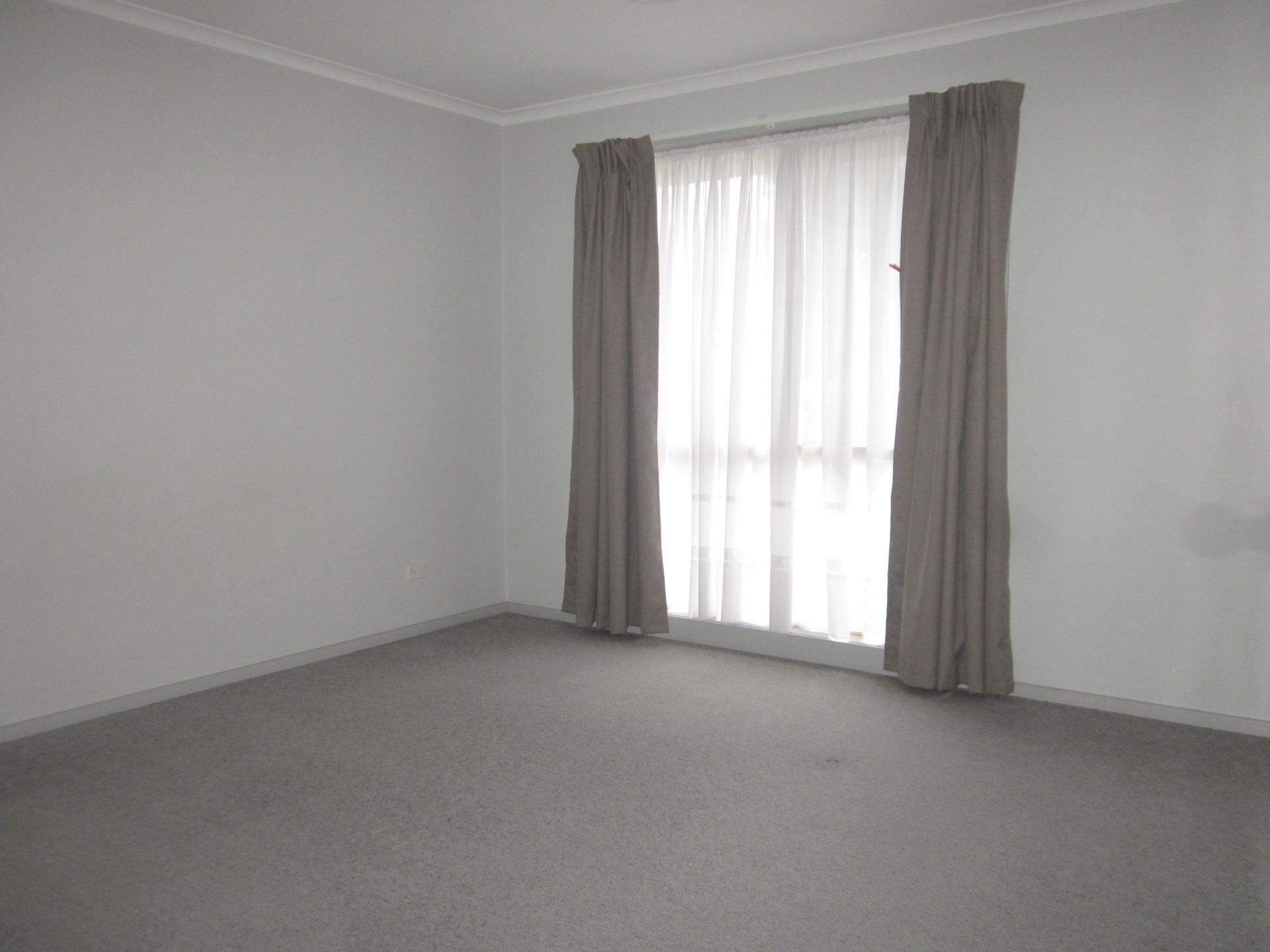 GREAT VALUE FOR MONEY & FRESHLY PAINTED