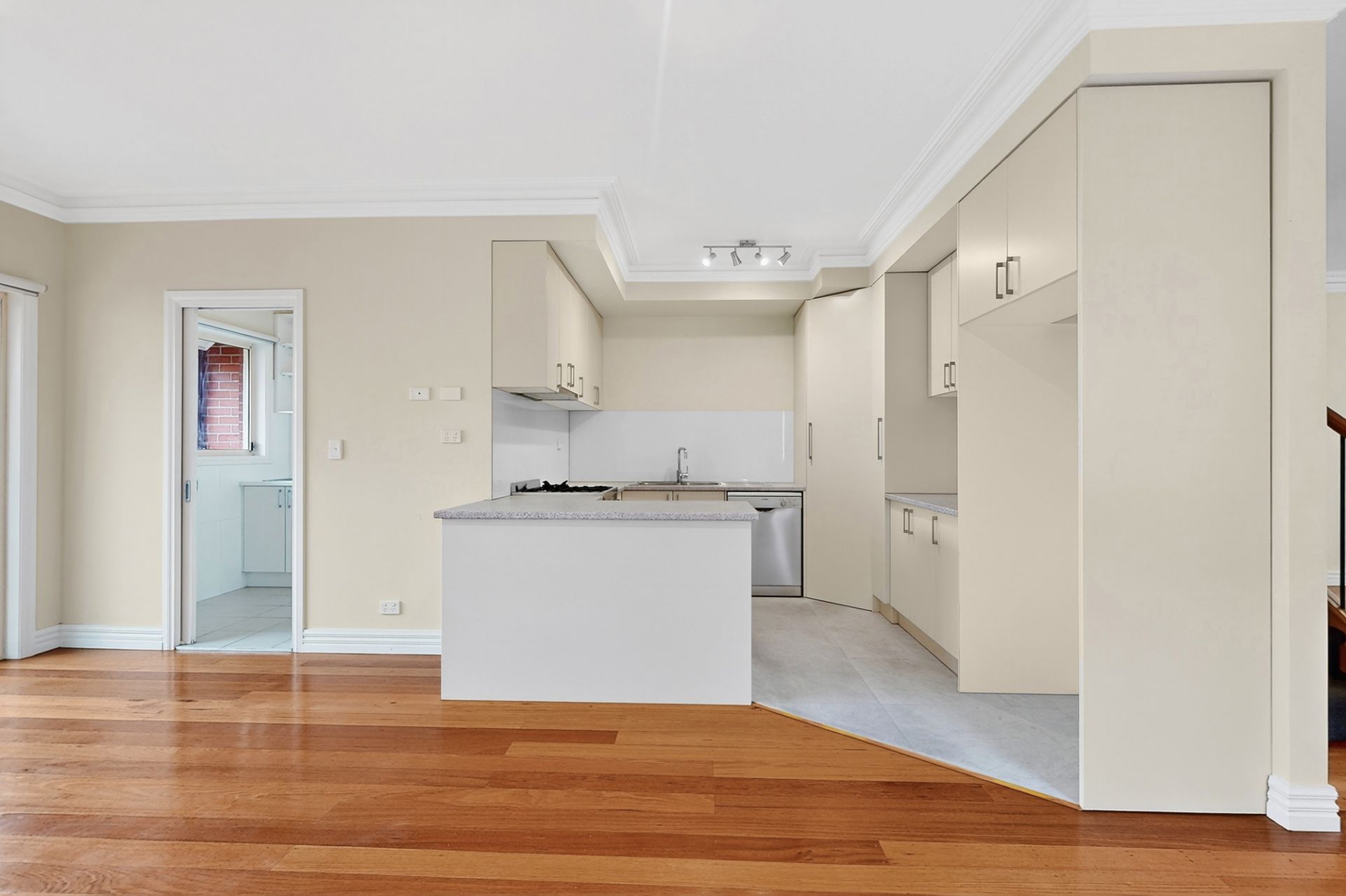 6/4 Eleanor Street, Footscray - Thumbnail 4