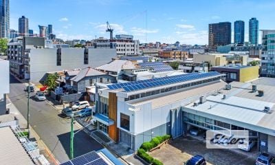 ULTRA MODERN FREESTANDING OFFICE!