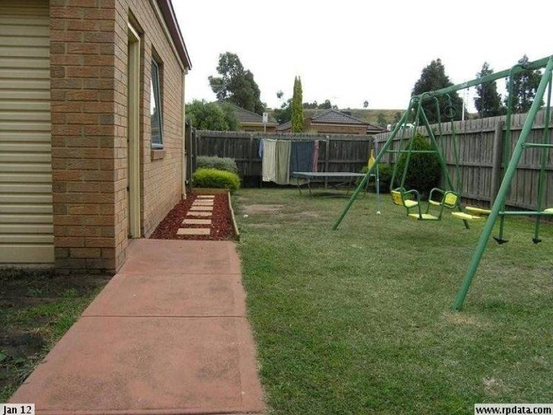 47 The Lakes Blvd SOUTH MORANG, South Morang - Thumbnail 2