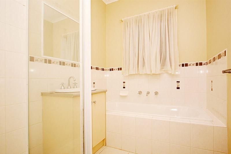 $300-320OPW LOOKING FOR A GREAT TENANT!