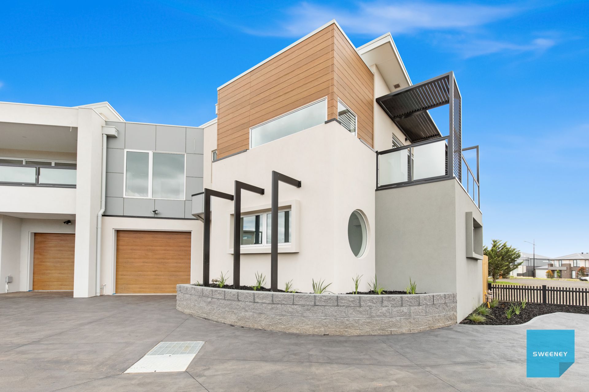 6/27 Lockwood Court, Fraser Rise - Thumbnail 2