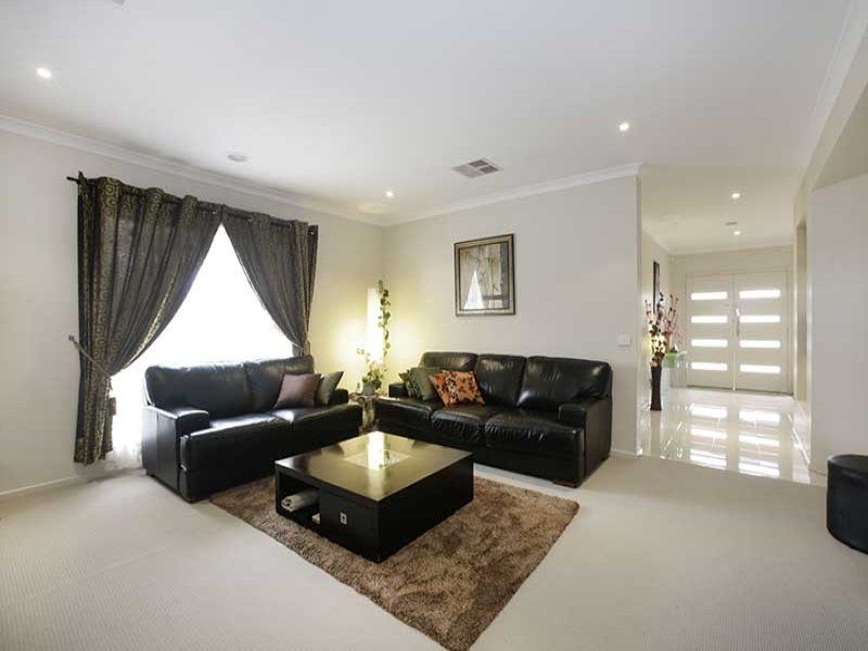 15 Derham Drive, Point Cook - Thumbnail 3