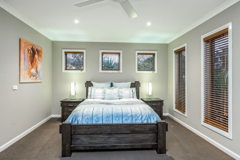 7 Clonandra Lane, Caroline Springs - Thumbnail 4