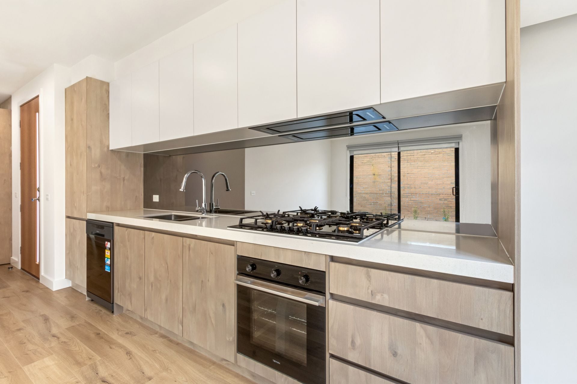 MODERN & STUNNING