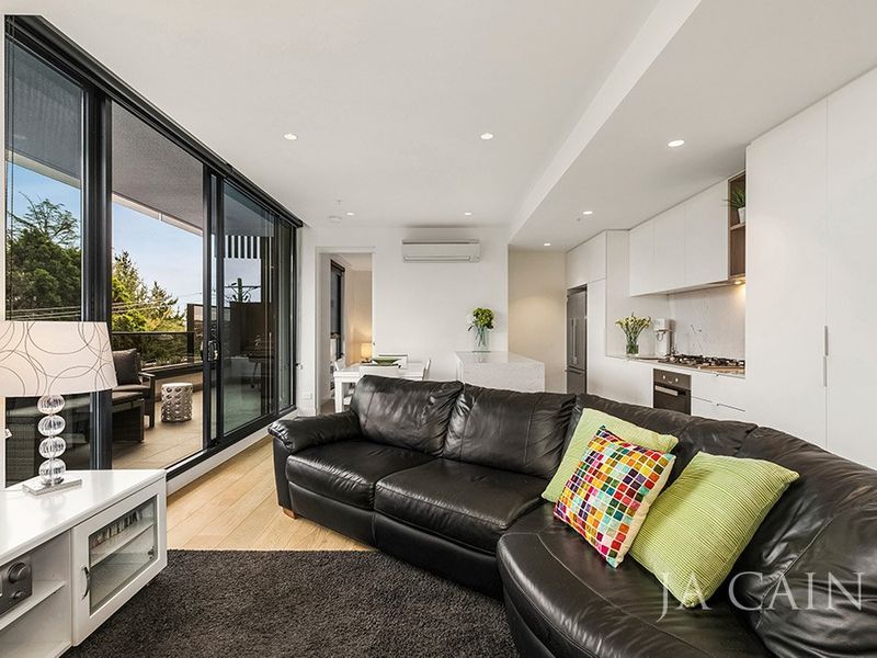 307/25 Trent Street, Glen Iris J A CAIN Real Estate