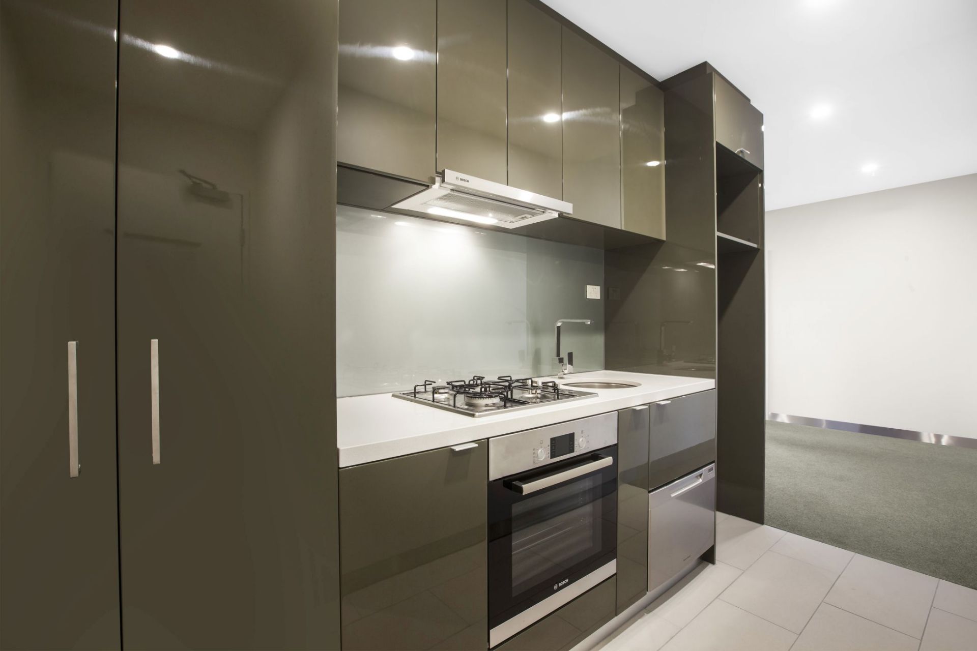 301/33 Clarke Street, Southbank - Thumbnail 5