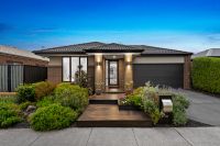 10 Wilkiea Crescent, Cranbourne North VIC, Cranbourne North - Image 1