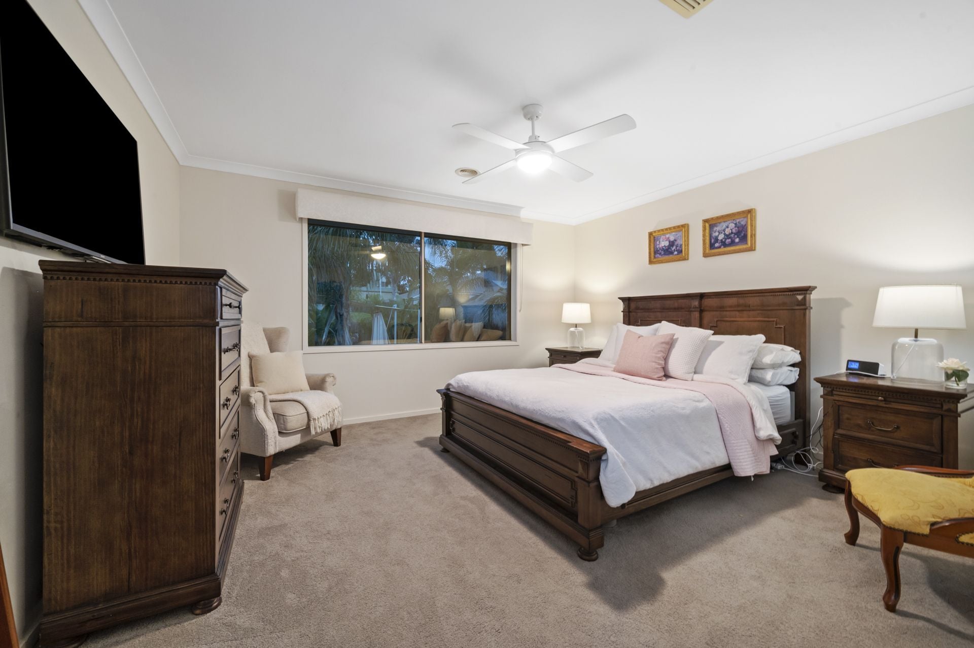 ULTIMATE ENTERTAINER - RESORT STYLE LIVING