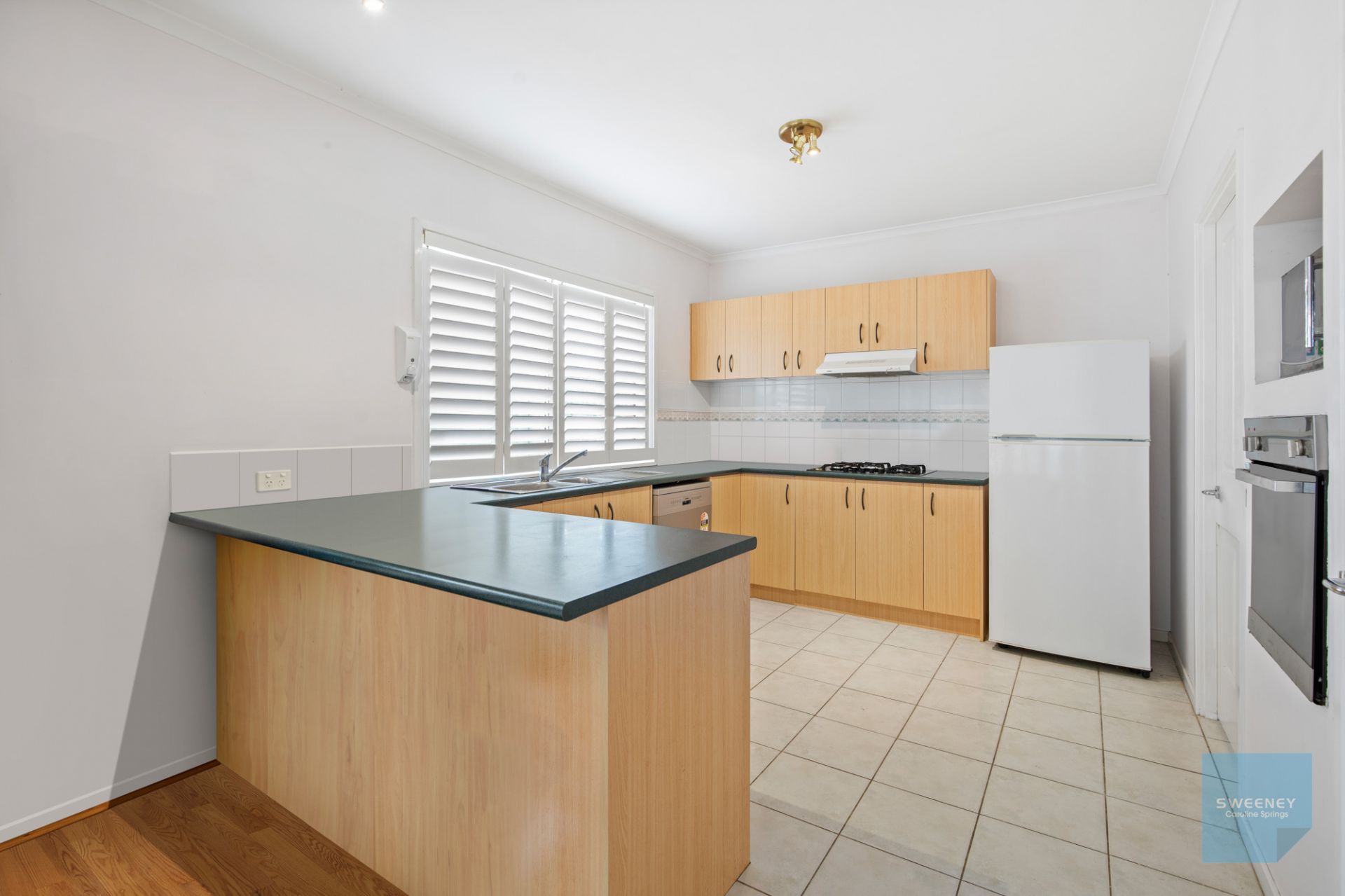 11 Goulburn Circuit, Caroline Springs - Thumbnail 4