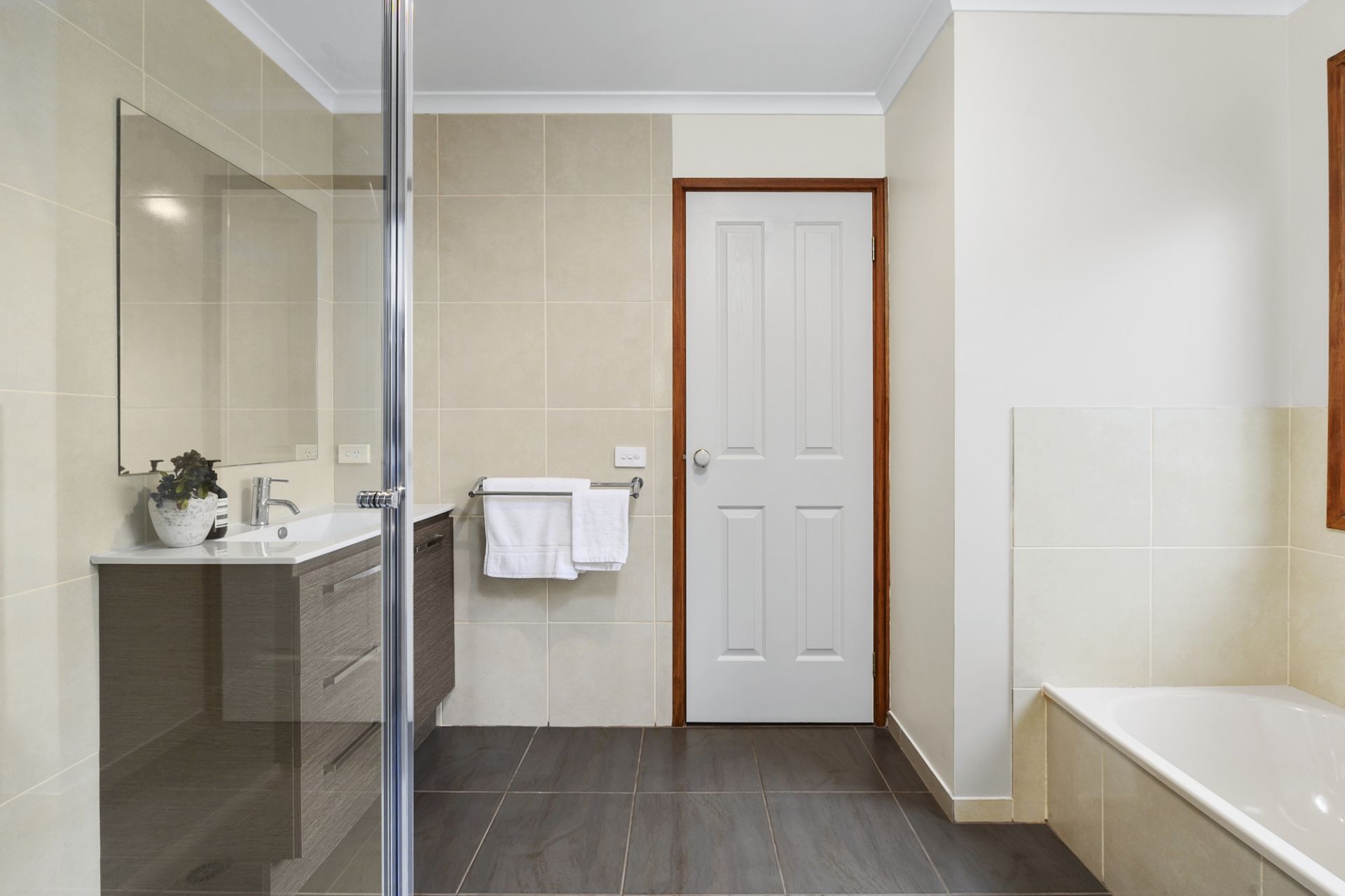 Real Estate For Sale 33 Warrawee Road Leopold , VIC