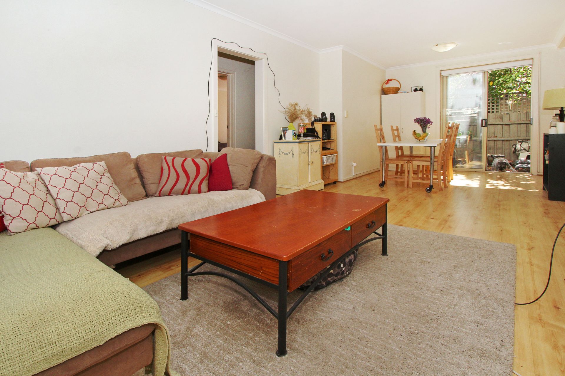 A stylish apartment right in the heart of Thornbury.