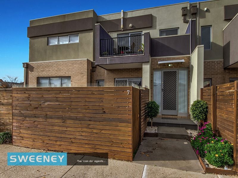 7/39 Studley Park Way, Caroline Springs - Thumbnail 2