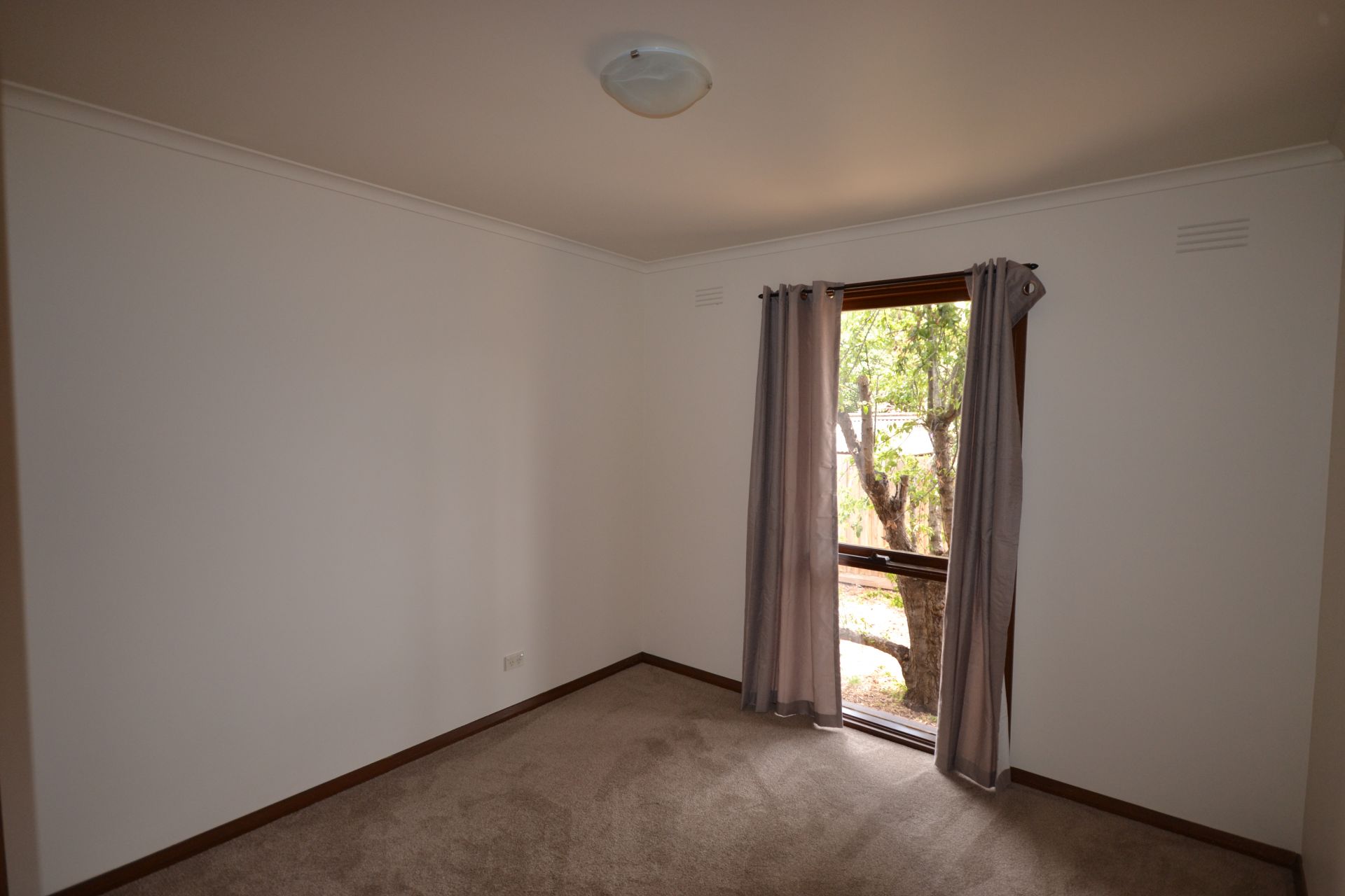RENOVATED VILLA UNIT IN GREAT LOCATION