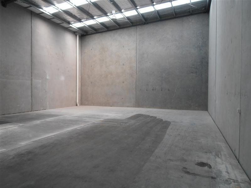 OFFICE/WAREHOUSE WITH MODERN LOOKS