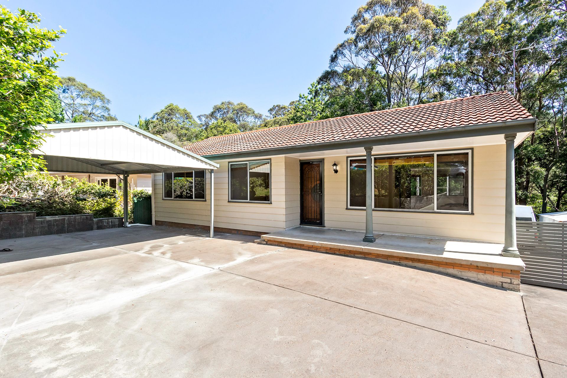 Real Estate For Lease 18 Coniston Close Rankin Park , NSW