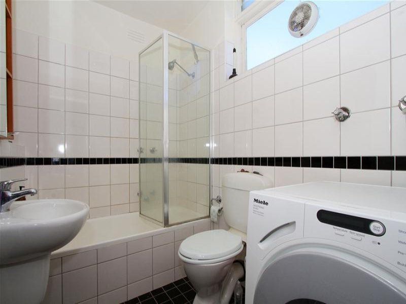 Superbly Located Modern Gem with Private Courtyard