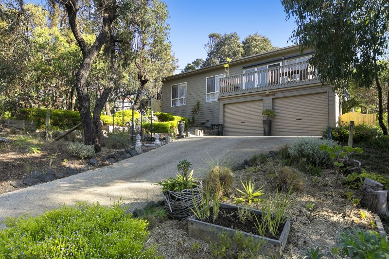 15 Birralee Road, Fairhaven, VIC, Fairhaven - Thumbnail 2