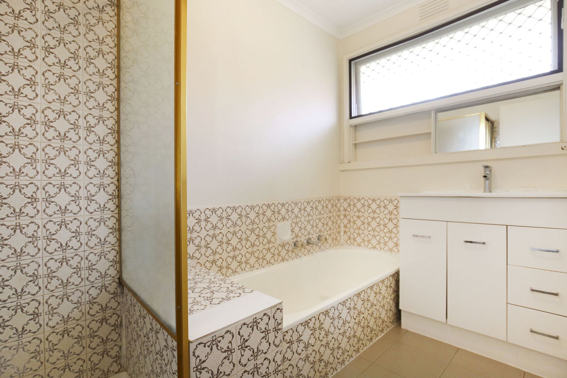BEST LOCATION IN BUNDOORA   *Insp Sat 17th Nov @ 12:55pm*