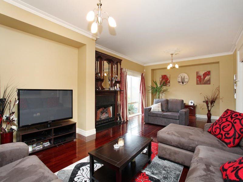 13 Cairn Curran Terrace, Caroline Springs - Thumbnail 8