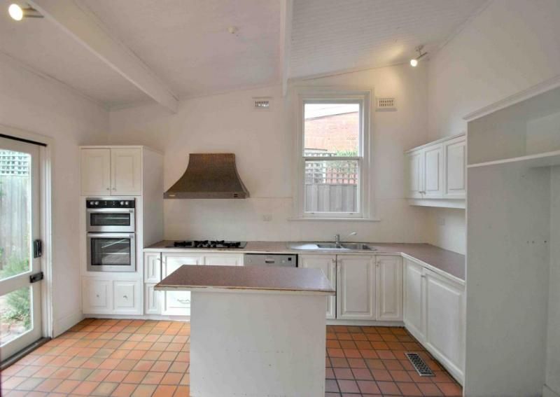 16 Rockbrook Road, St Kilda East - Thumbnail 5