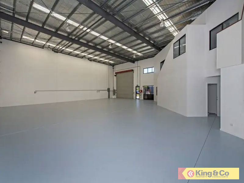 CORNER UNIT IN QUALITY COMPLEX