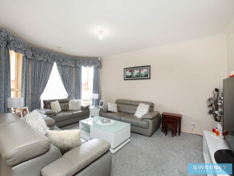 2 Abbington Crescent, Caroline Springs - Thumbnail 4
