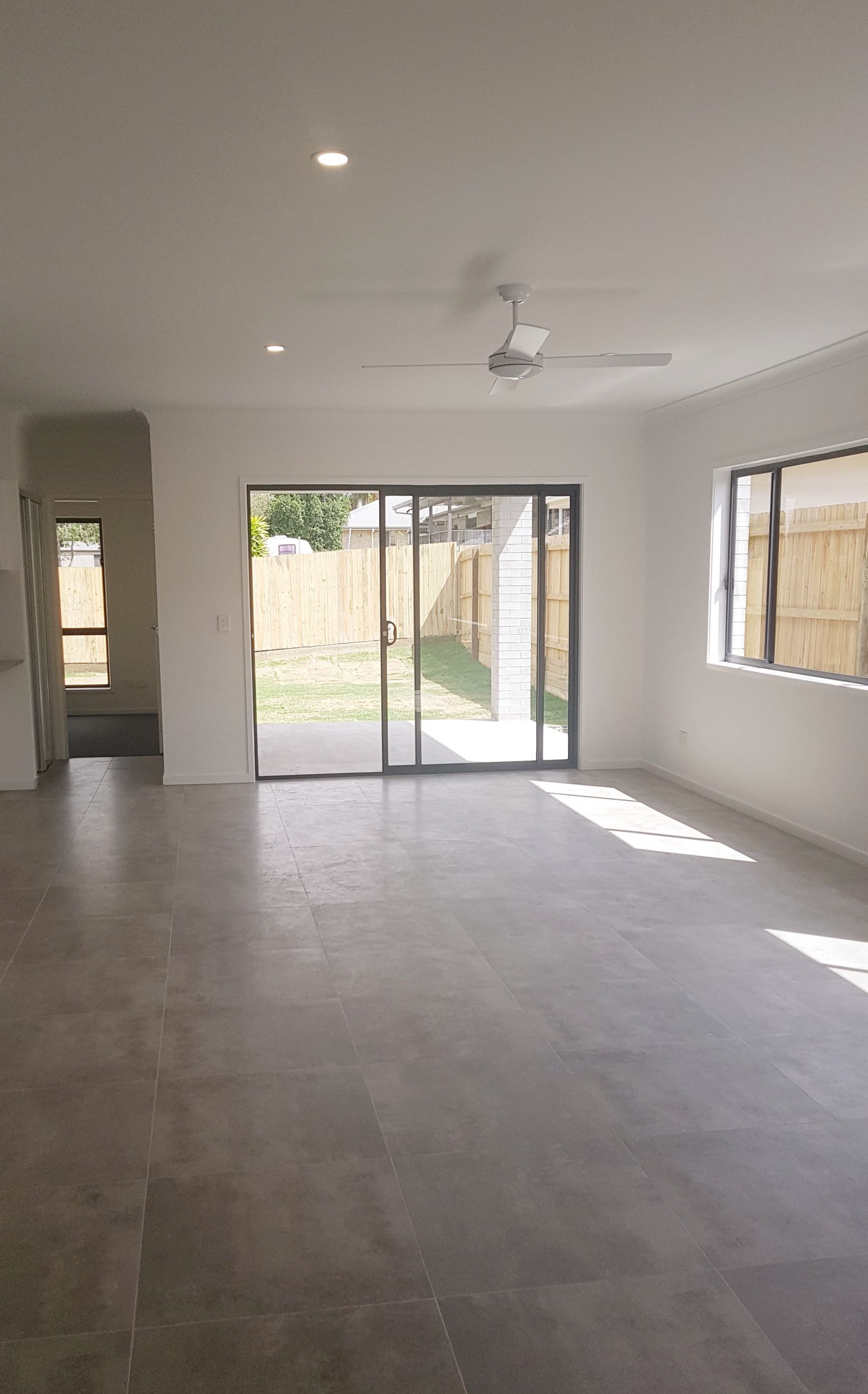 Real Estate For Lease 2/43A Pinelands Street Loganlea , QLD