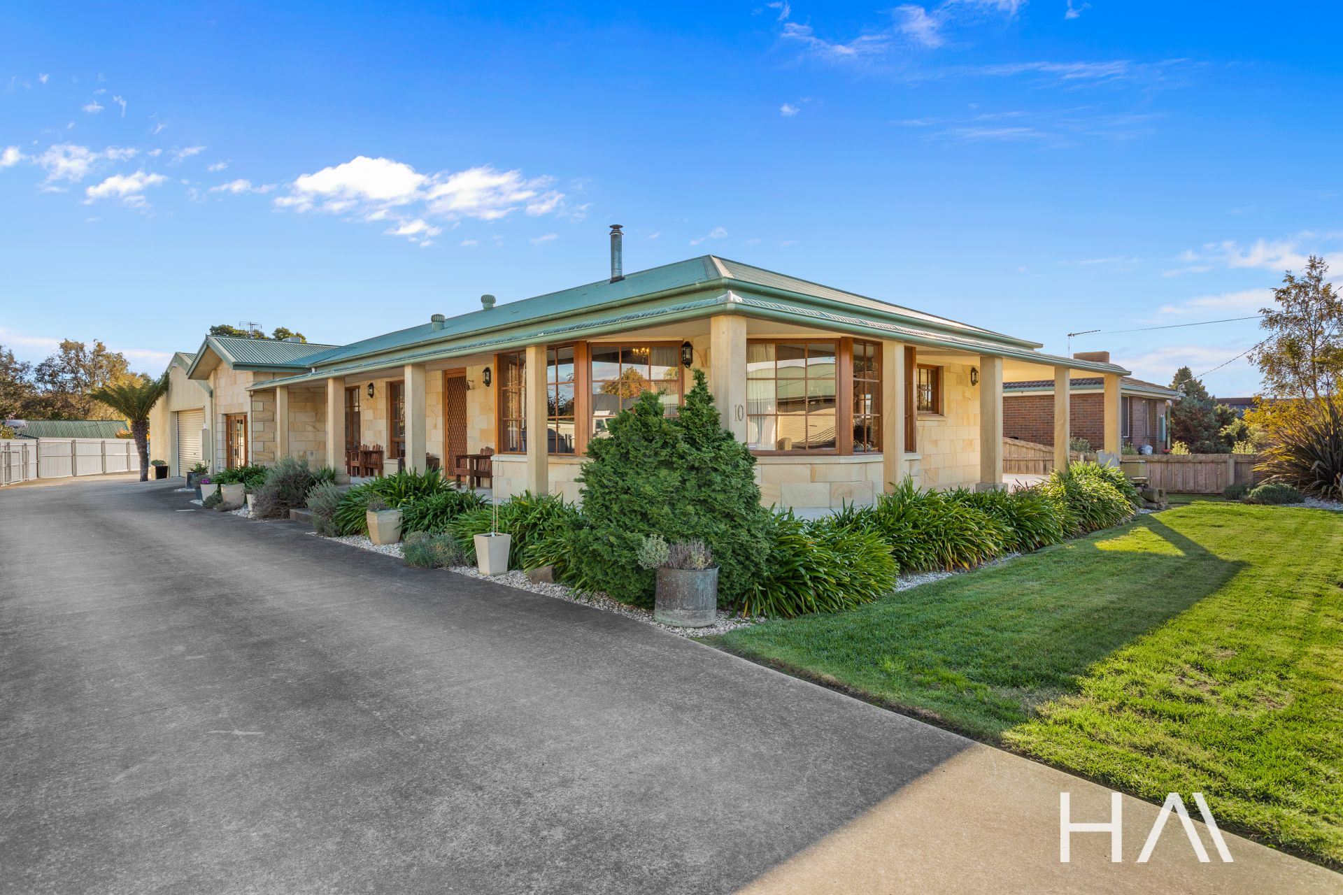 10 Simmons Street, Carrick Harrison Agents