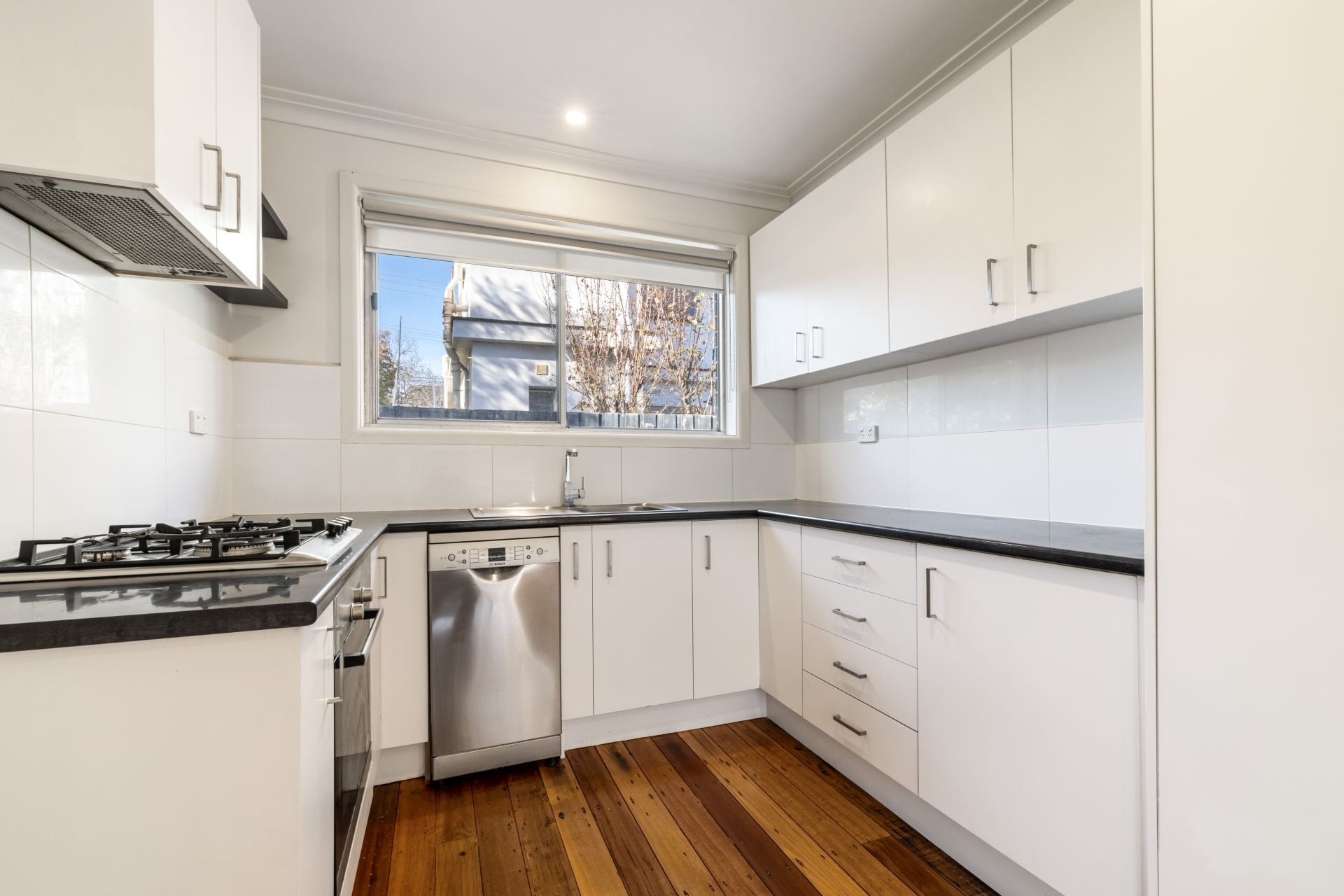 Stylish Unit with Expansive Courtyard Retreat