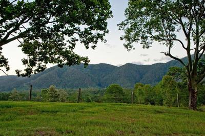 Perfect 5.3 acres - North - East position - endless mountain views, dam and more