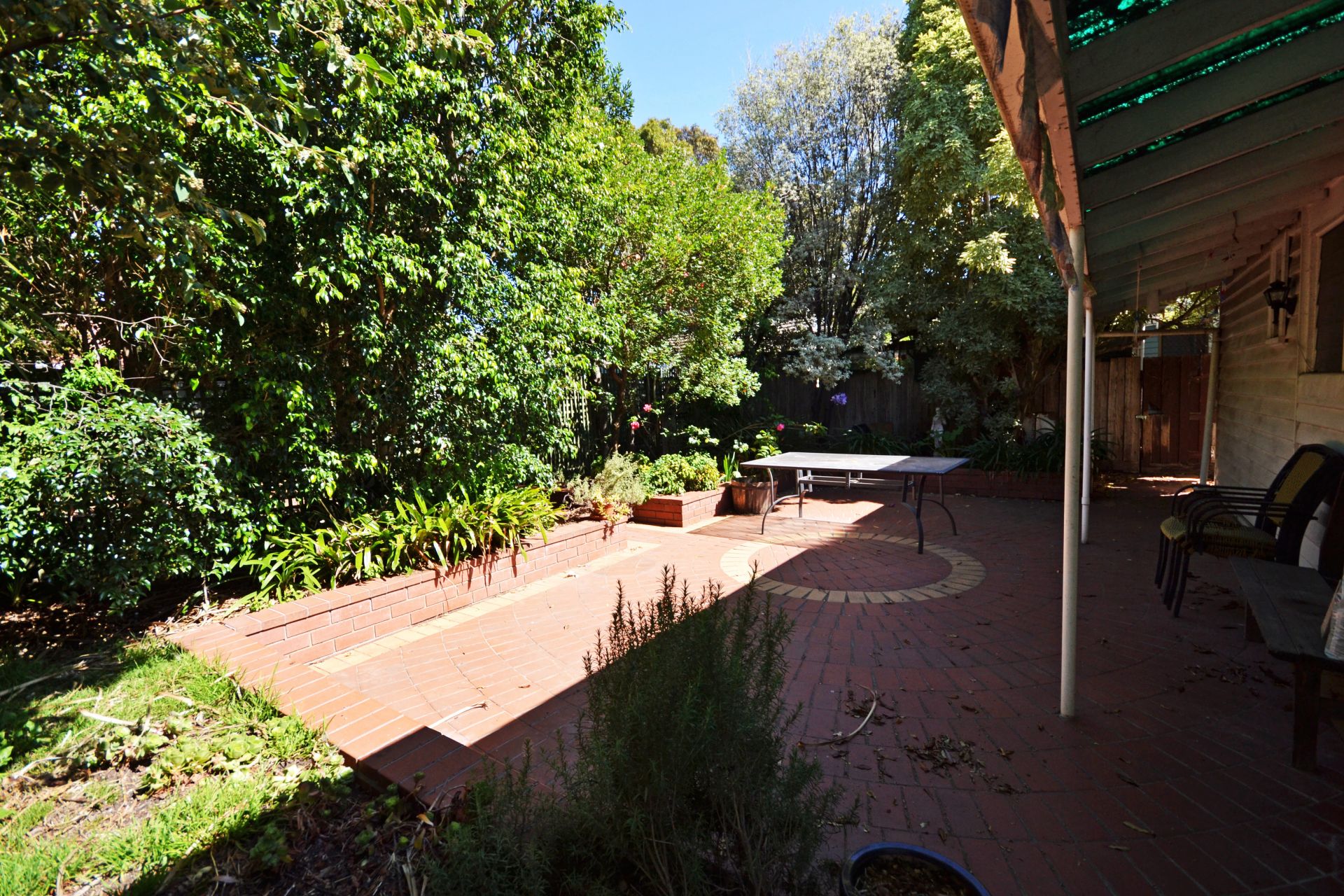 CHARMING TWO BEDROOM!