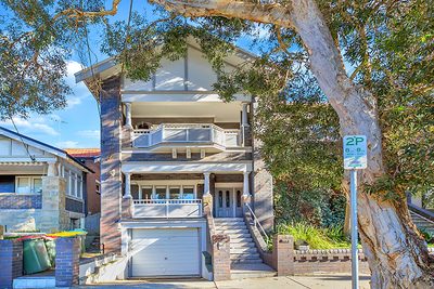 Stylish renovation | House like proportions | Fabulous location!