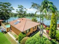 9 Vernon Pl URUNGA NSW