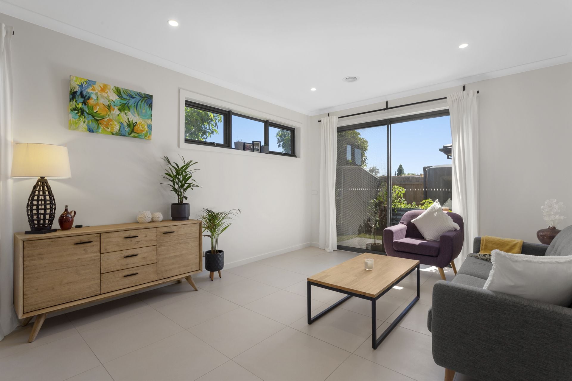 WALK TO THE TRAIN- BOUTIQUE LIVING