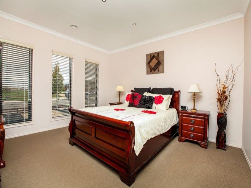 13 Roma Court, Taylors Hill - Thumbnail 8