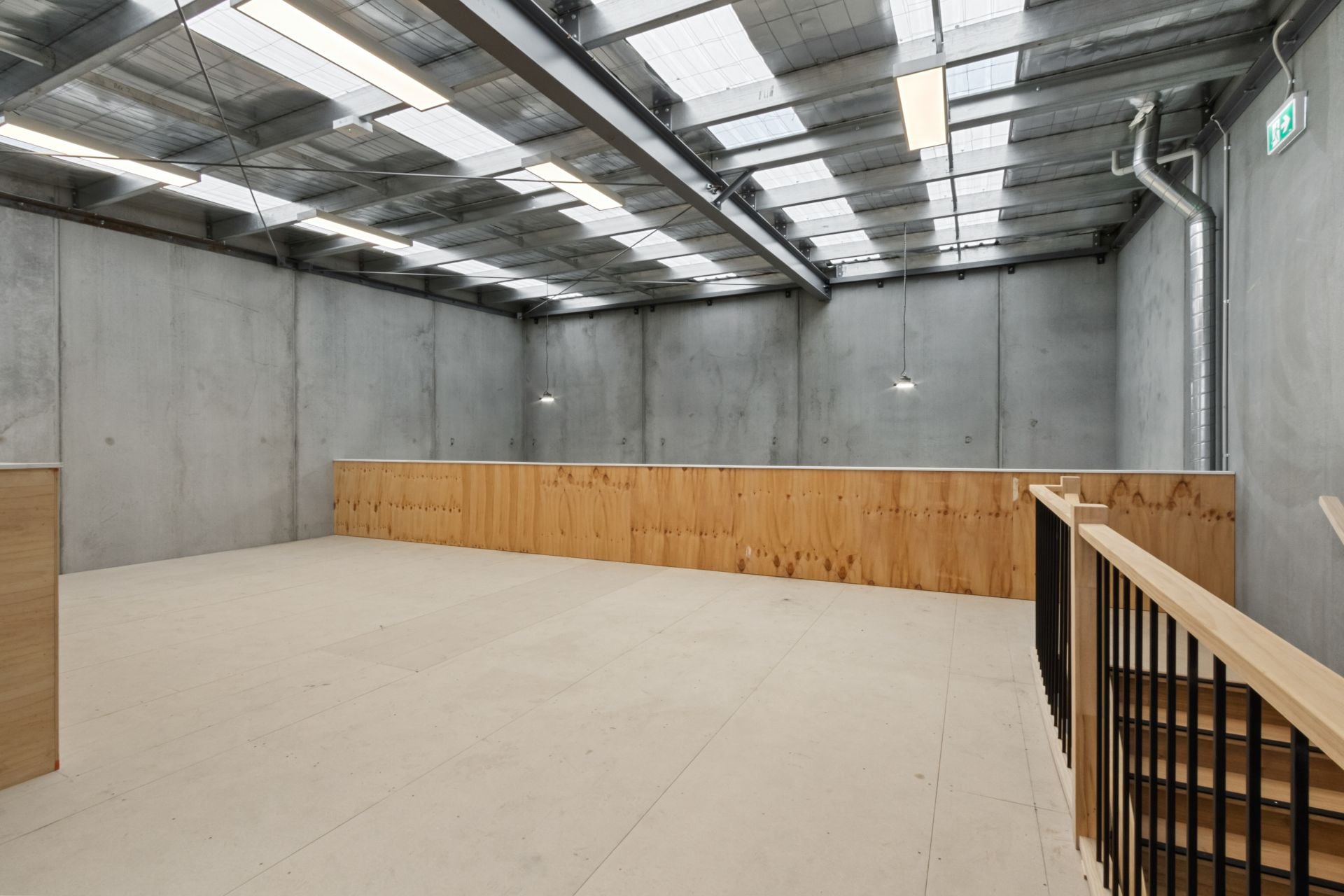 Excellent Warehouse/Perfect Location